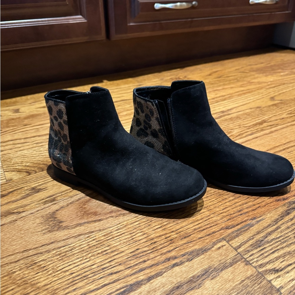 Cheetah print girls shoes
